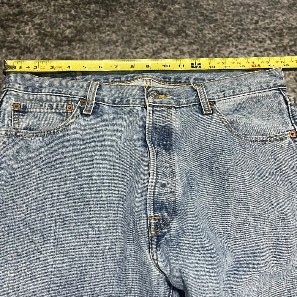 Levi's 501‎ Jeans Mens 35x32 Light Blue Denim Button Fly Straight Leg
